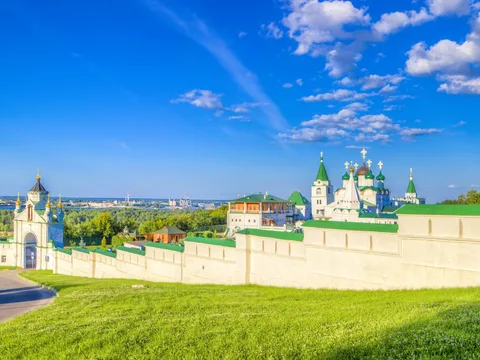 Панорамы древнего Нижнего: обзорная экскурсия и Печерский монастырь