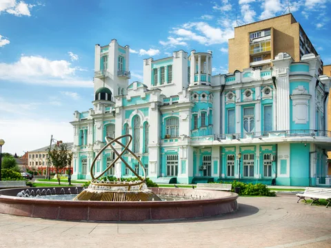 Белый город Астрахани — история в камне и старинных улицах