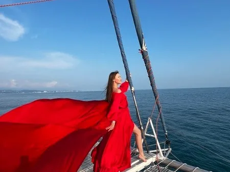 Дельфины, яхта и фотосессия — морская прогулка в Сочи