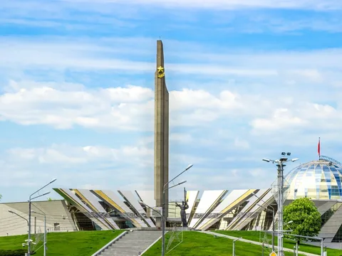 Обзорная автомобильная экскурсия «Минск — город-герой»
