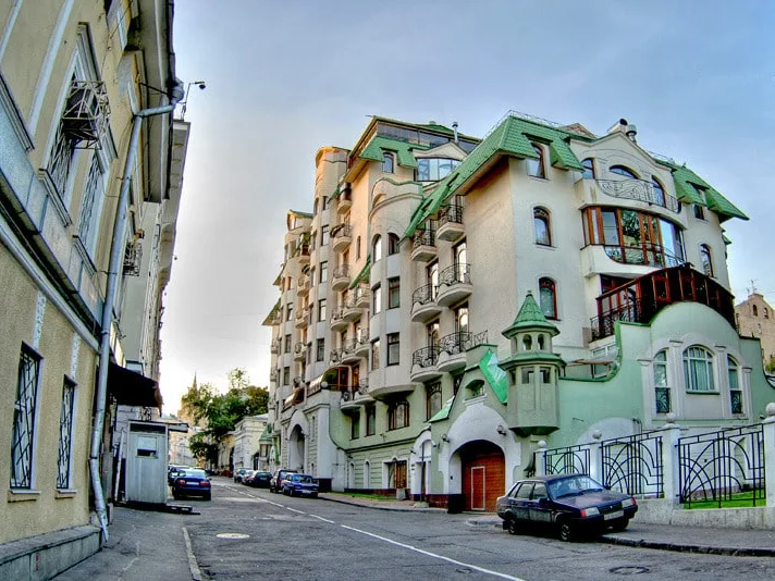 Экскурсия по проходным дворам Москвы