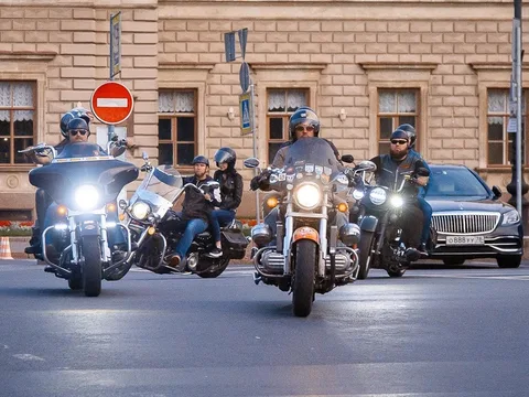 Ленинград — город рока. Экскурсия на мотоциклах
