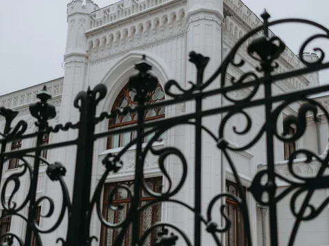 5 домов на Патриарших прудах