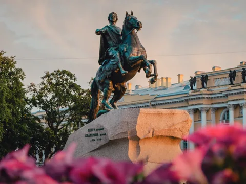 Медный Всадник — Памятник Екатерине II. Невский и прилегающие кварталы