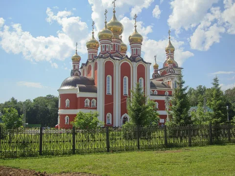 Экскурсия по монастырям и храмам на транспорте туриста
