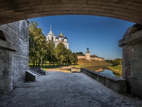 Псковский Кром: многовековая история в деталях