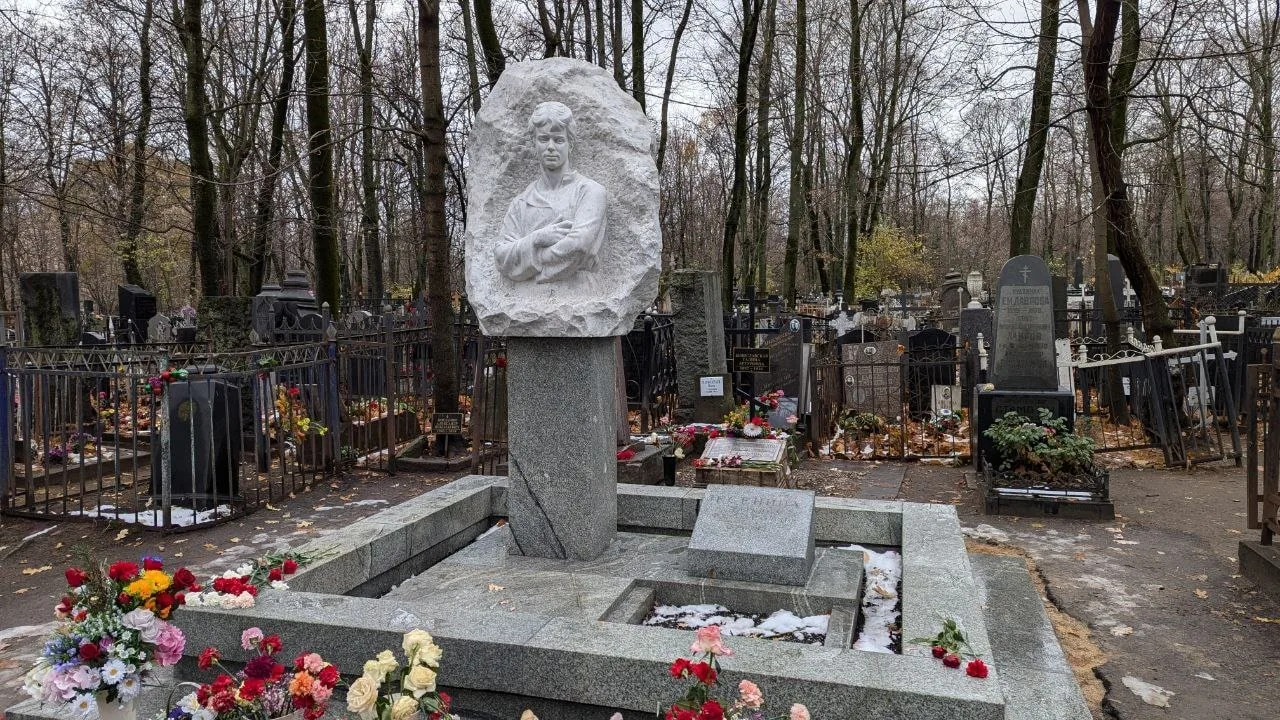 Кумиры, герои и святые старинного Ваганьковского кладбища