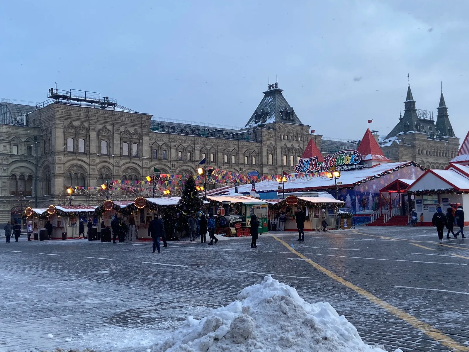 Групповой тур от Театральной до Красной площади — «В поисках Нового года»