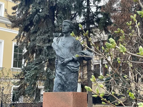 Свободные несвободные: восемь великих женщин
