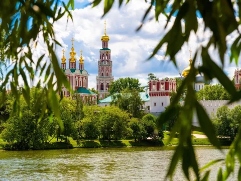Москва — обязательно к просмотру (с гидом и профессиональным водителем)