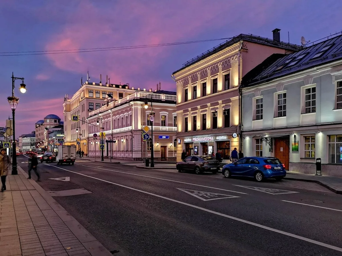 Квартал красных фонарей Москвы (18+)