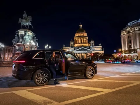 Атмосферная прогулка по ночному Петербургу