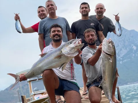 Рыбалка на яхте в Стамбуле на Босфоре со снаряжением и обедом