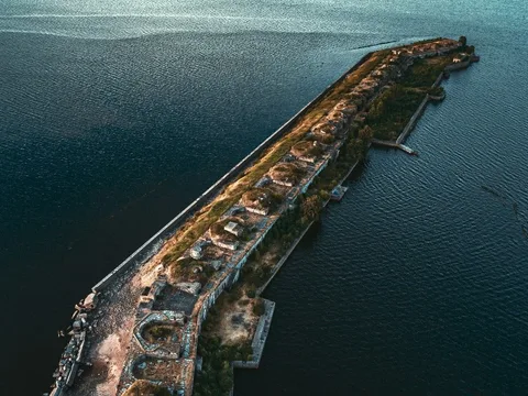 Морское путешествие на мощнейший форт Кронштадта