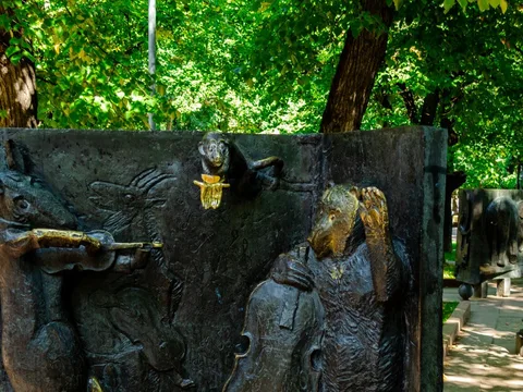 Детская экскурсия-квест «Ворона и лисица» на Патриарших прудах
