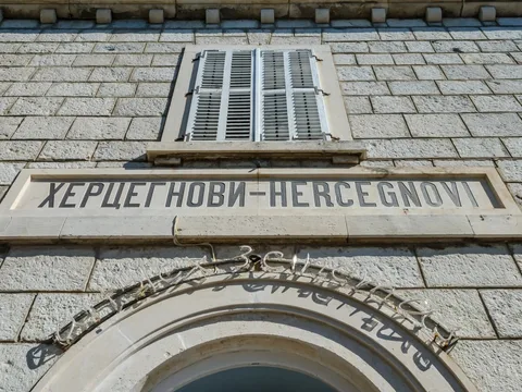 Херцег-Нови — самый молодой из старых городов Боко-Которской бухты