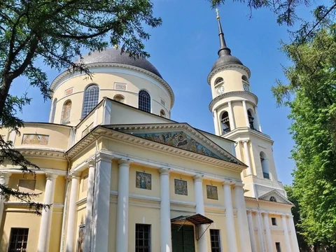Красивое путешествие по старой Калуге и её храмам