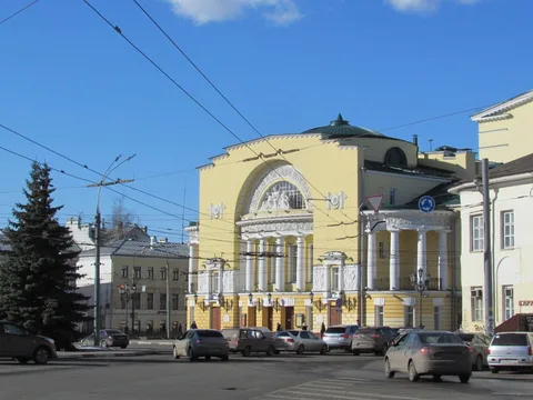 Нескучная прогулка по древнему Ярославлю