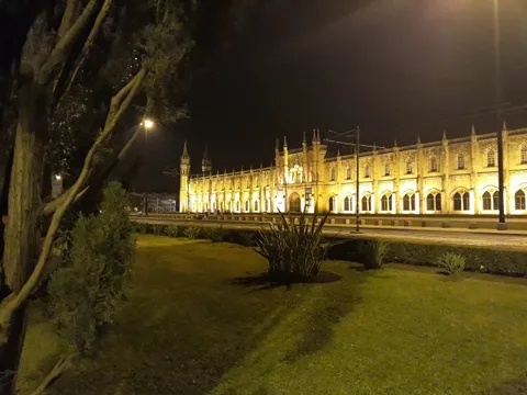 Мы к вам приехали на час...