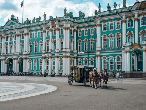 Петербург парадный и неприметный