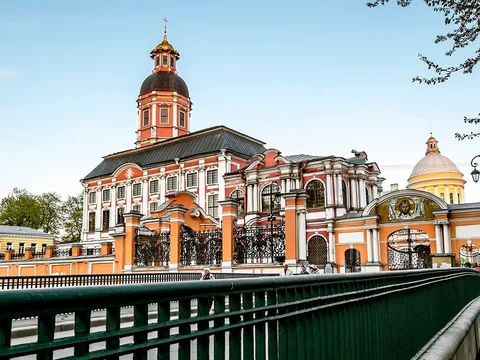 Экскурсия с посещением часовни Ксении и Александро-Невской Лавры