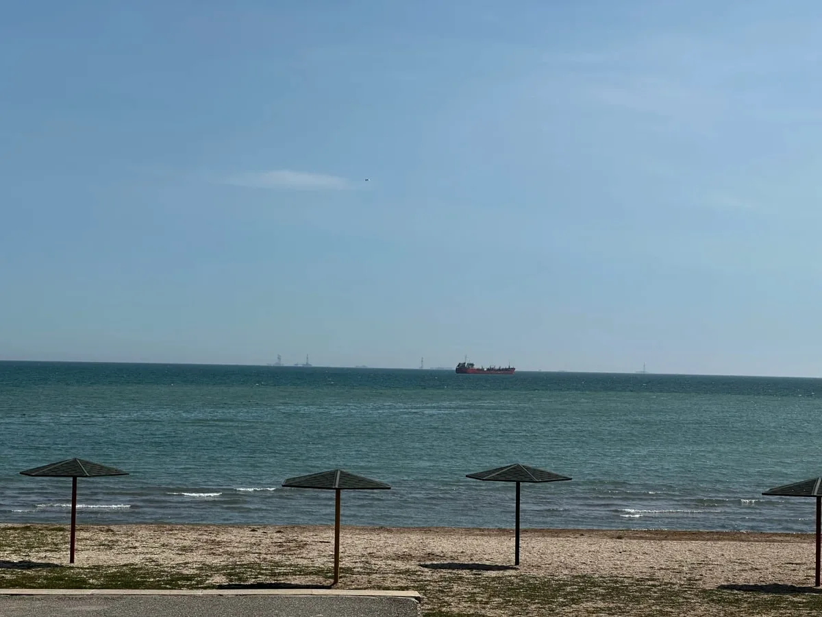 Гобустан, вулканы, розовое озеро и Каспийское море — из Баку