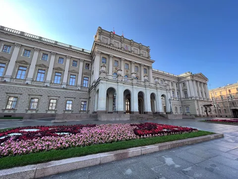 Парадный Петербург с посещением Эрмитажа (с билетом)