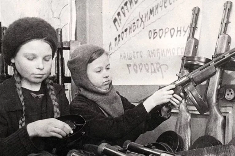 Блокада Ленинграда глазами детей: историческая аудиопрогулка по городу