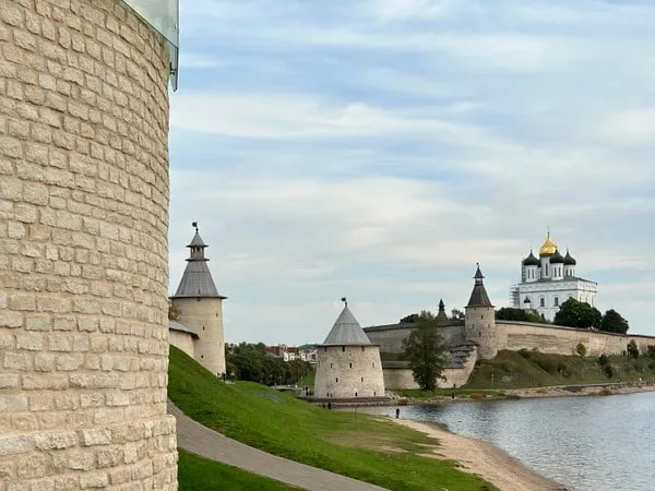 Запсковье: тихие улочки и легенды древнего района