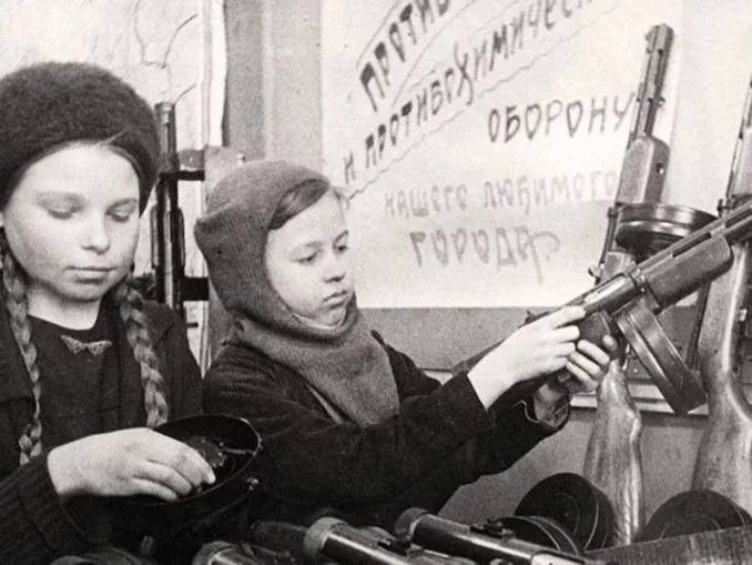 Блокада Ленинграда глазами детей: историческая аудиопрогулка по городу