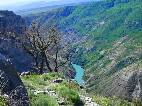 Из Дербента — в Сулакский каньон и бархан Сарыкум