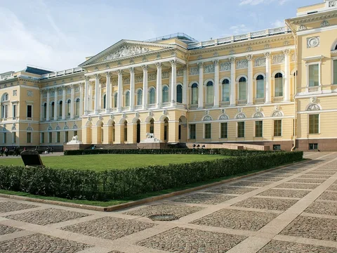 Женские истории предреволюционного Петербурга