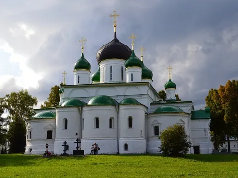 «Угощают земли переславские да петровские»: Переславль-Залесский