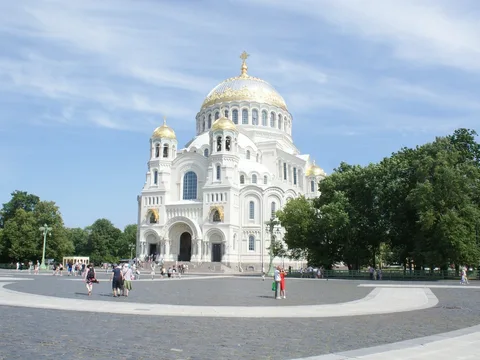 Групповая экскурсия в Ораниенбаум, Меншиковский дворец и Морской собор