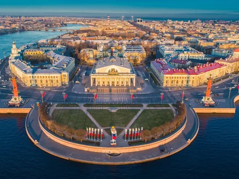 Такой разный Васильевский остров: на авто премиум-класса