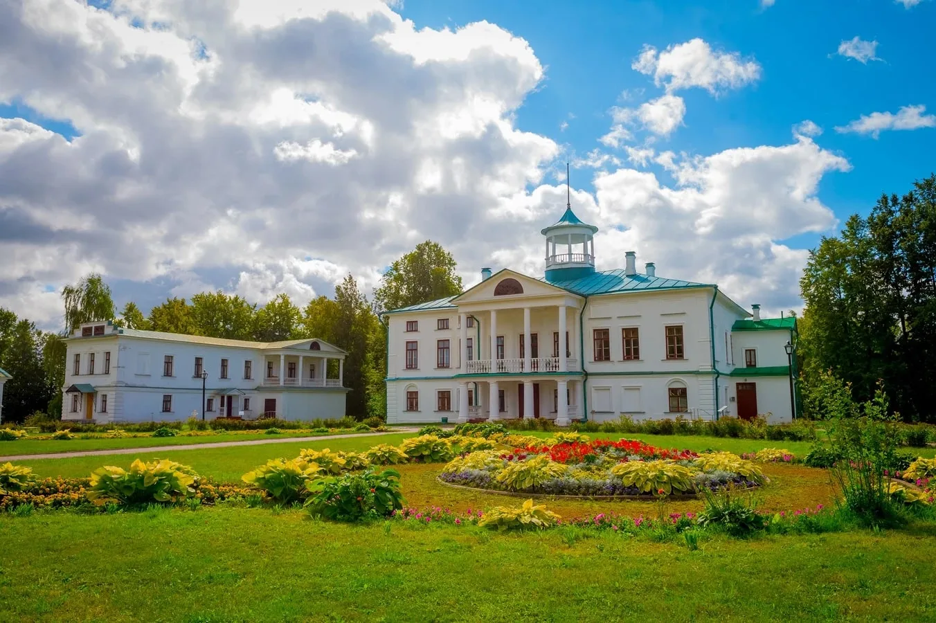 Ярославль литературный: в гости к Николаю Некрасову в Карабиху