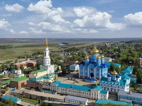 В Рождество-Богородицкий монастырь и усадьбу Скорняково-Архангельское (на вашем авто)