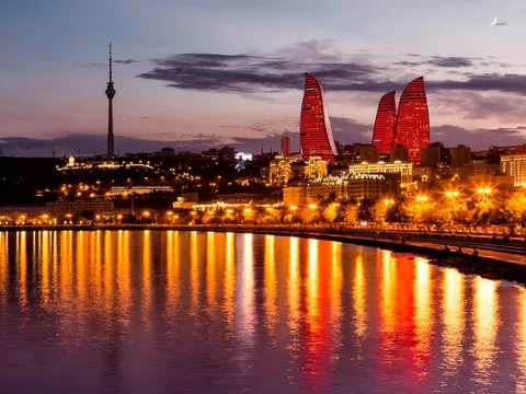 Вечерняя прогулка «Огни Баку»