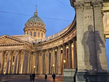 По Петербургу с петербуржцем