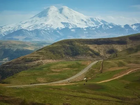 Из Кисловодска — к горам, нарзанам и водопадам!