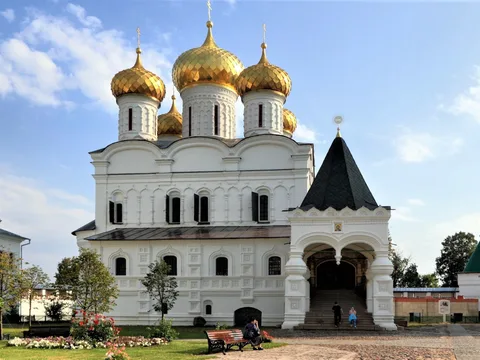 Экскурсия в Ипатьевский монастырь - колыбель царского дома Романовых