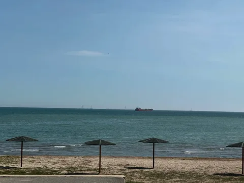 Гобустан, вулканы, розовое озеро и Каспийское море — из Баку