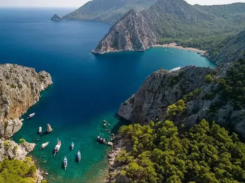 Порто Дженевиз — морская прогулка в бухты Кемера