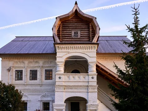 Каменные палаты и купеческие особняки Започаинья — с краеведом