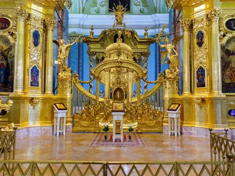 Петропавловская крепость: собор и тюрьма