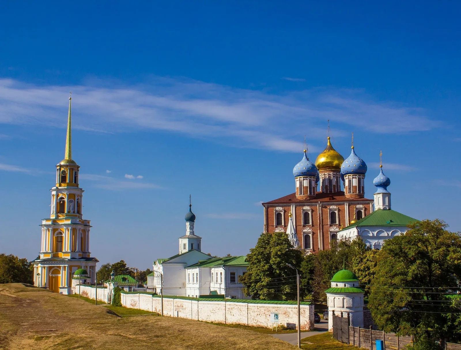 Древние храмы Рязани: экскурсия по Рязанскому кремлю и городским церквям