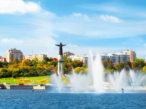 Прогулка по Чебоксарам: Арбат, Красная площадь и залив