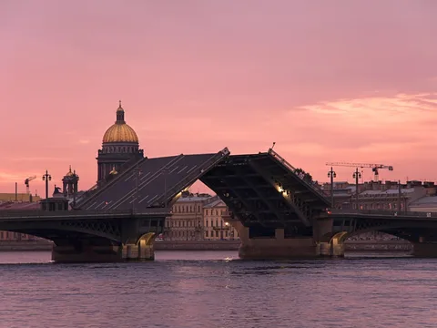 По Петербургу на теплоходе: реки, каналы и развод мостов