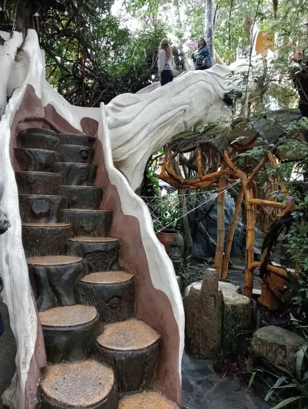 Из Нячанга — в Далат: от храма из осколков до Crazy House