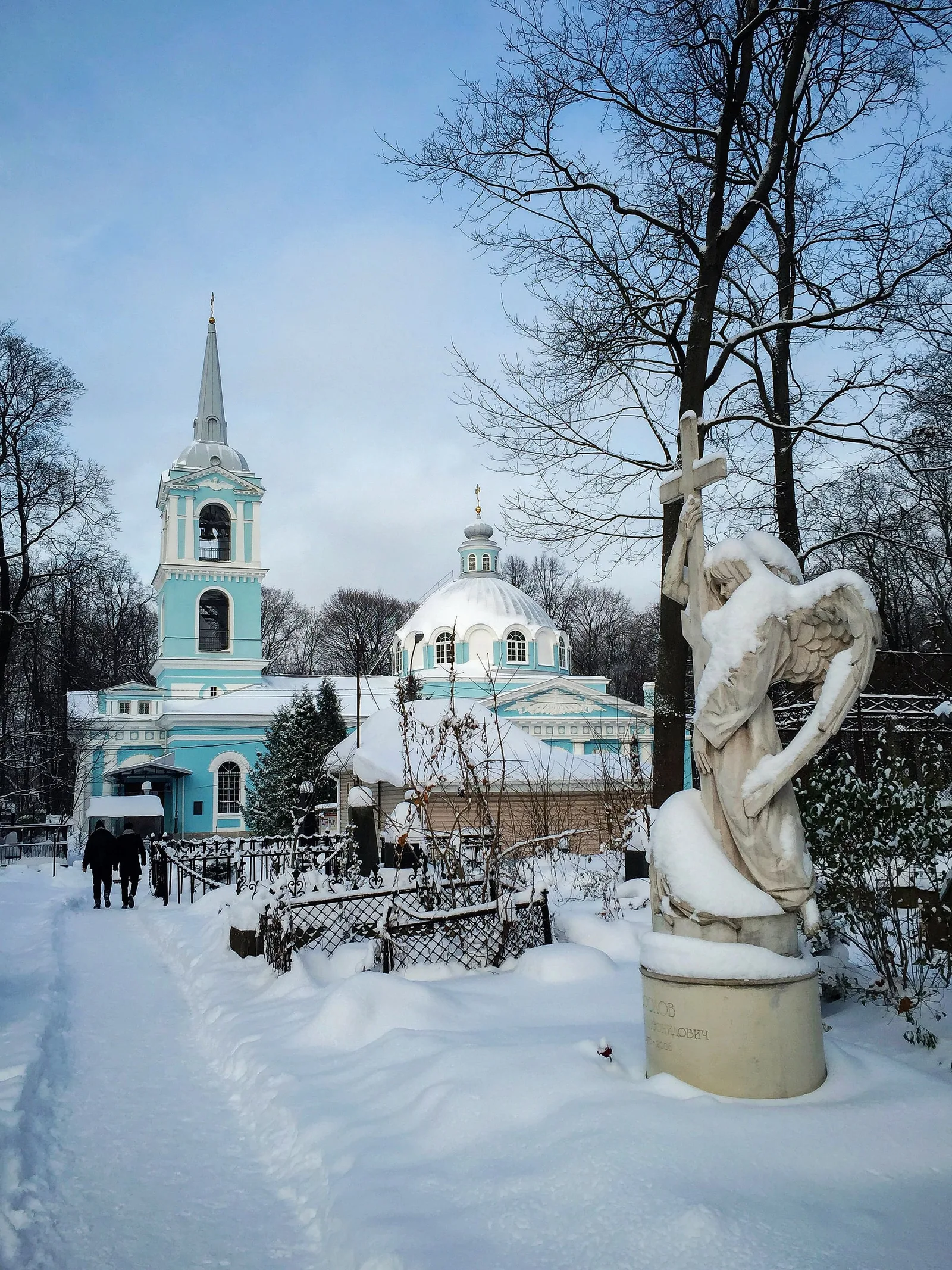 Смоленское кладбище: история старинного некрополя